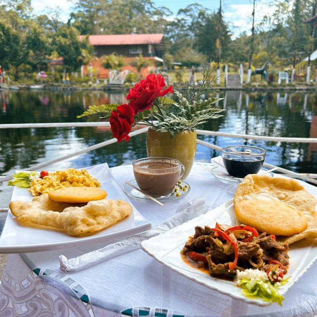 Cabanas Mountain River Lake Inn Nueva California Eksteriør billede